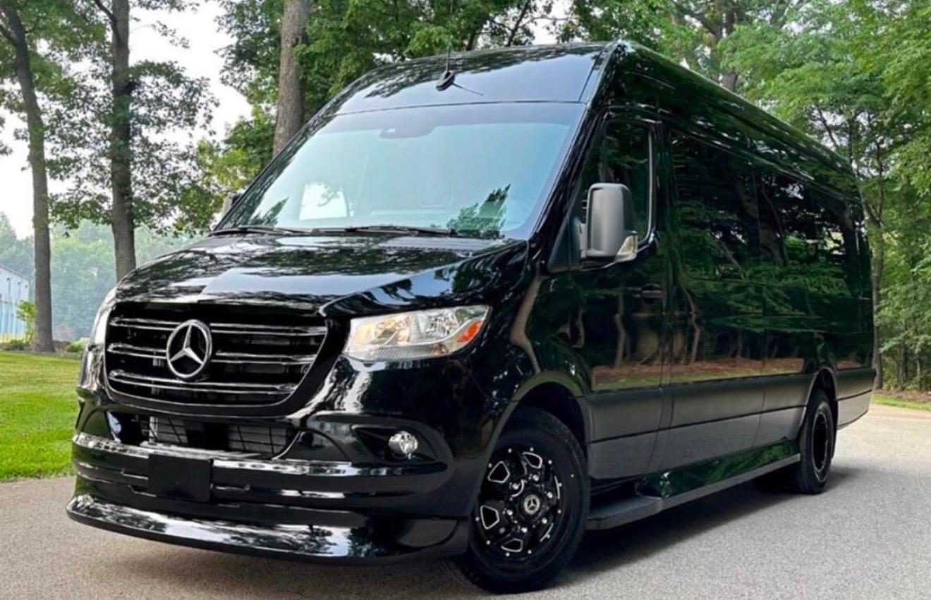 Mecedes Benzs Executive Sprinter